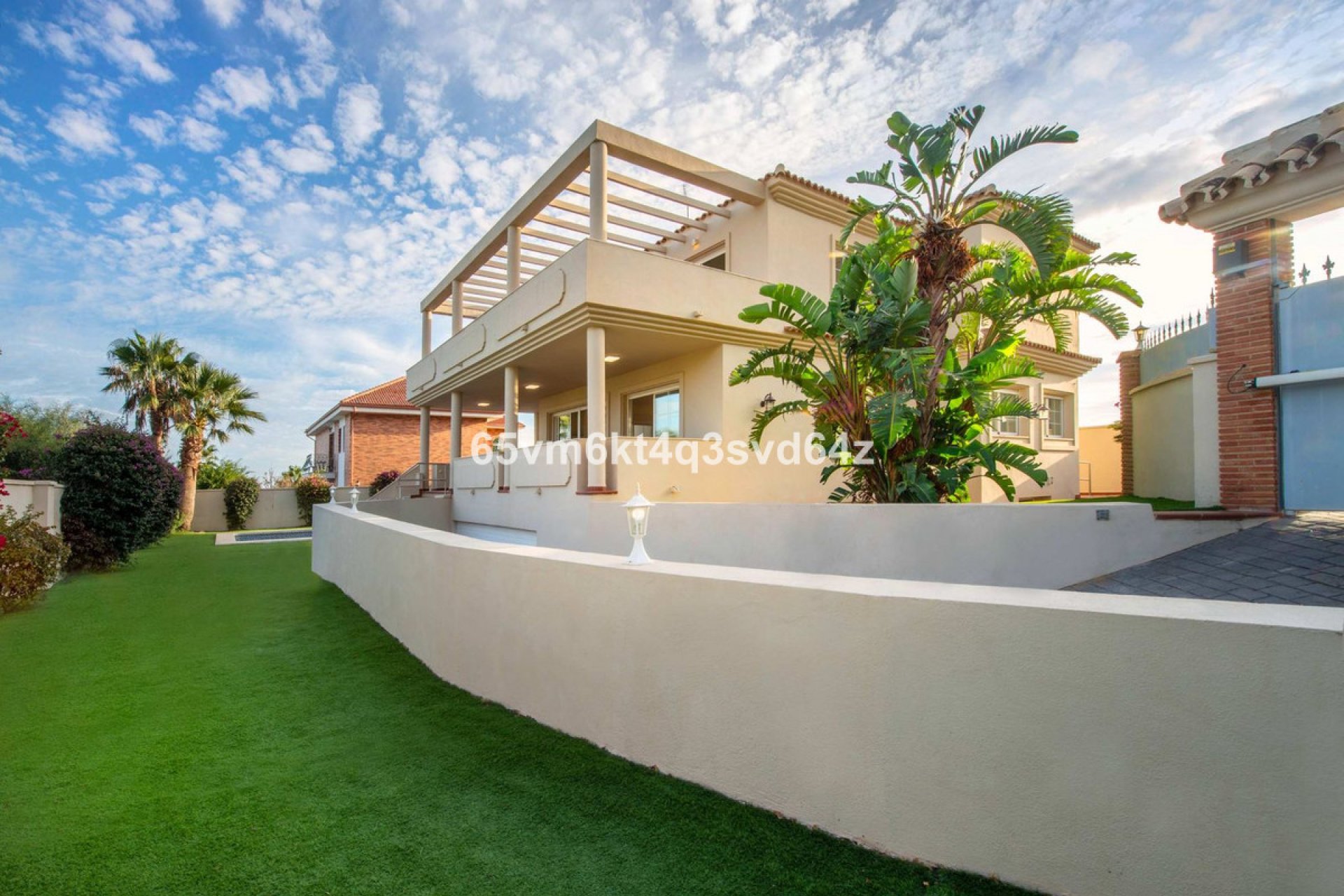 Resale - House - Detached Villa - Benalmádena - Benalmadena Pueblo