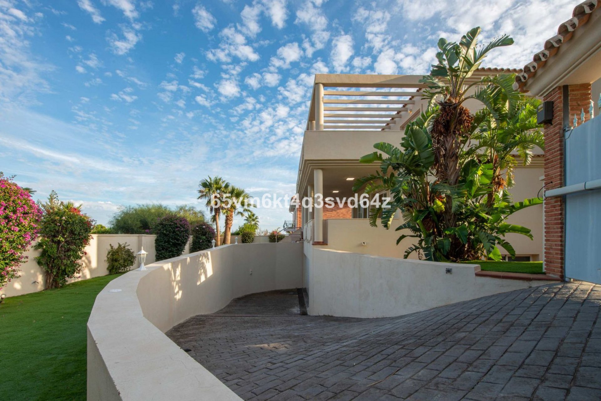 Resale - House - Detached Villa - Benalmádena - Benalmadena Pueblo