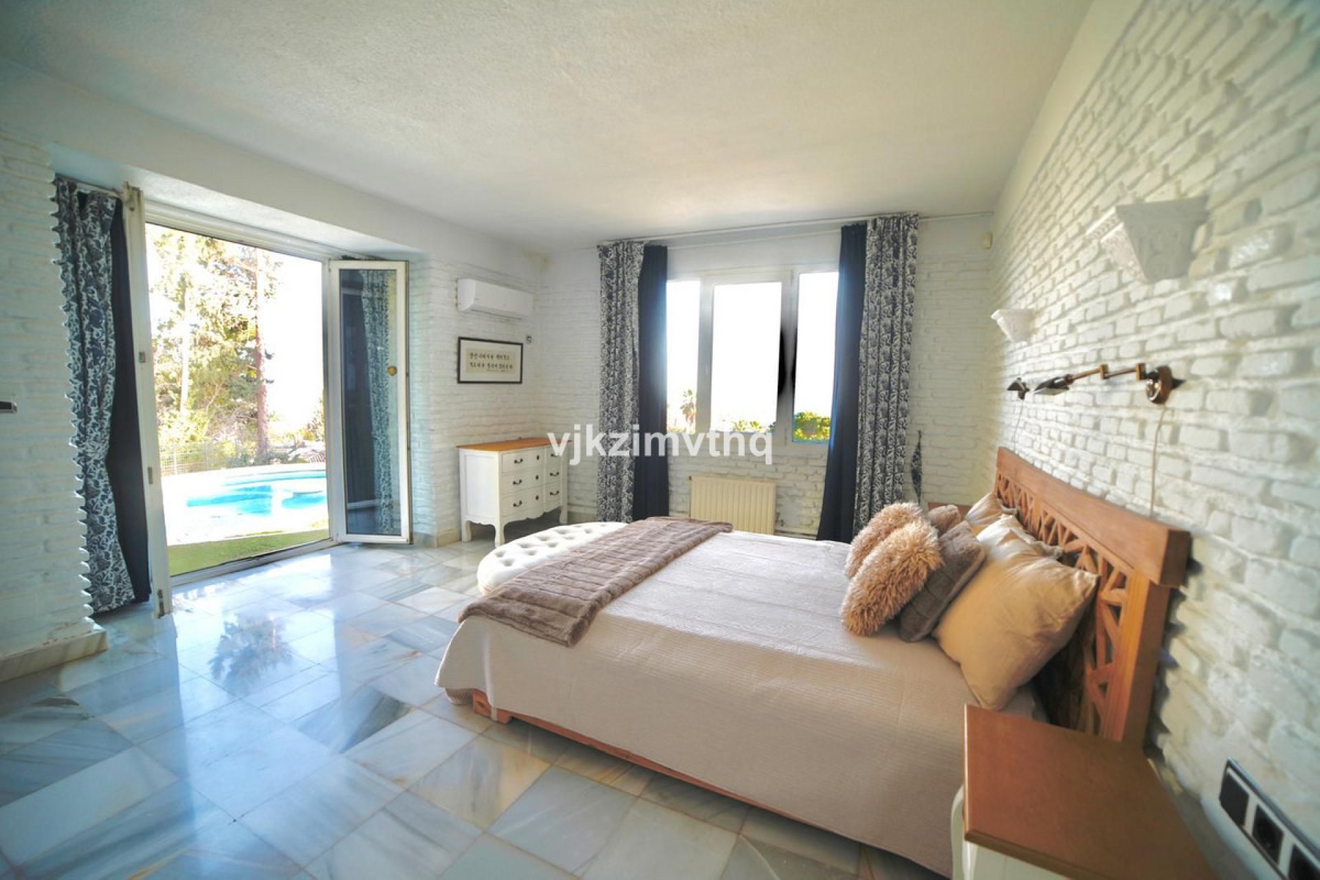 Resale - House - Detached Villa - Benalmádena - Benalmadena Pueblo