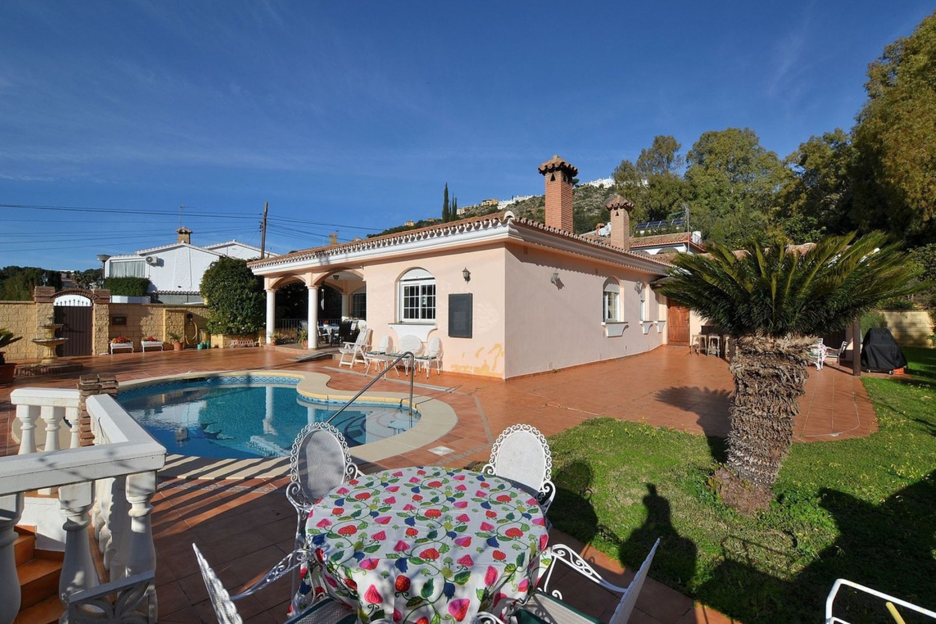 Resale - House - Detached Villa - Benalmádena - Benalmadena Pueblo