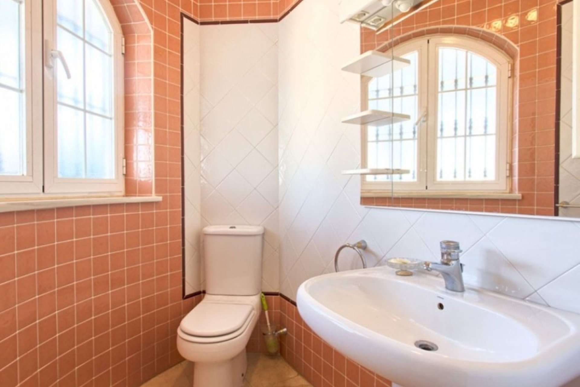 Resale - House - Detached Villa - Benalmádena - Torrequebrada