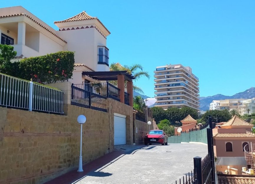 Resale - House - Detached Villa - Benalmádena - Torrequebrada