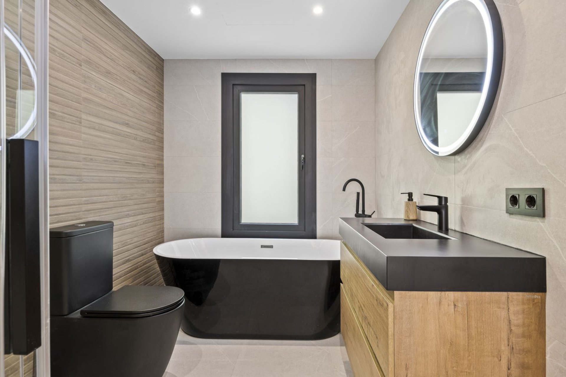 Resale - House - Detached Villa - El Paraiso - El Paraíso