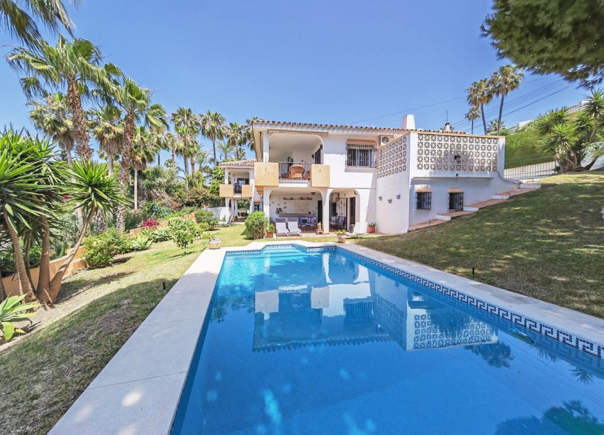 Resale - House - Detached Villa - Elviria