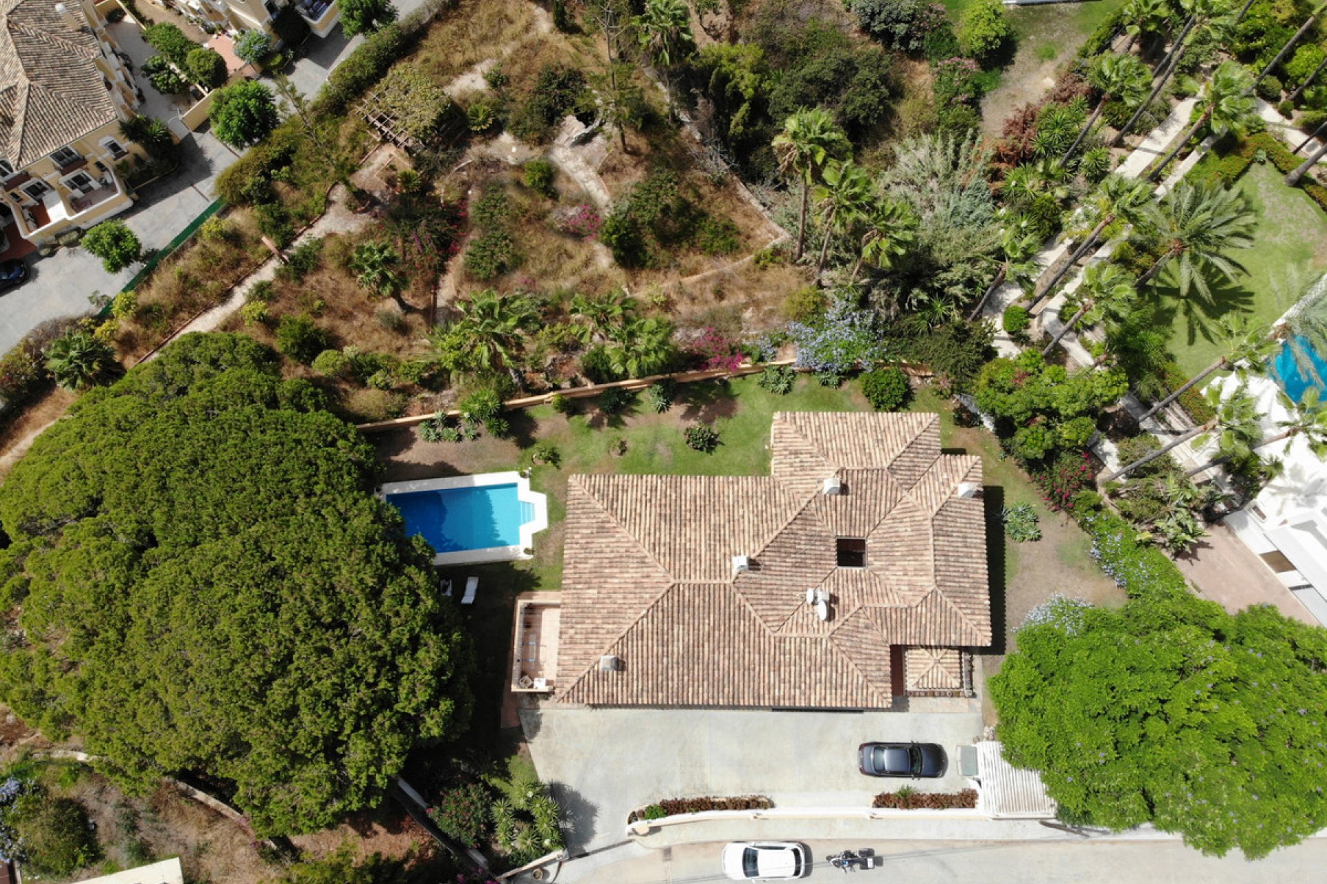 Resale - House - Detached Villa - Elviria