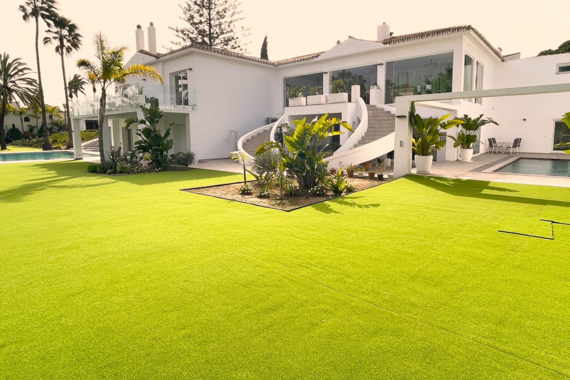 Resale - House - Detached Villa - Estepona - Atalaya