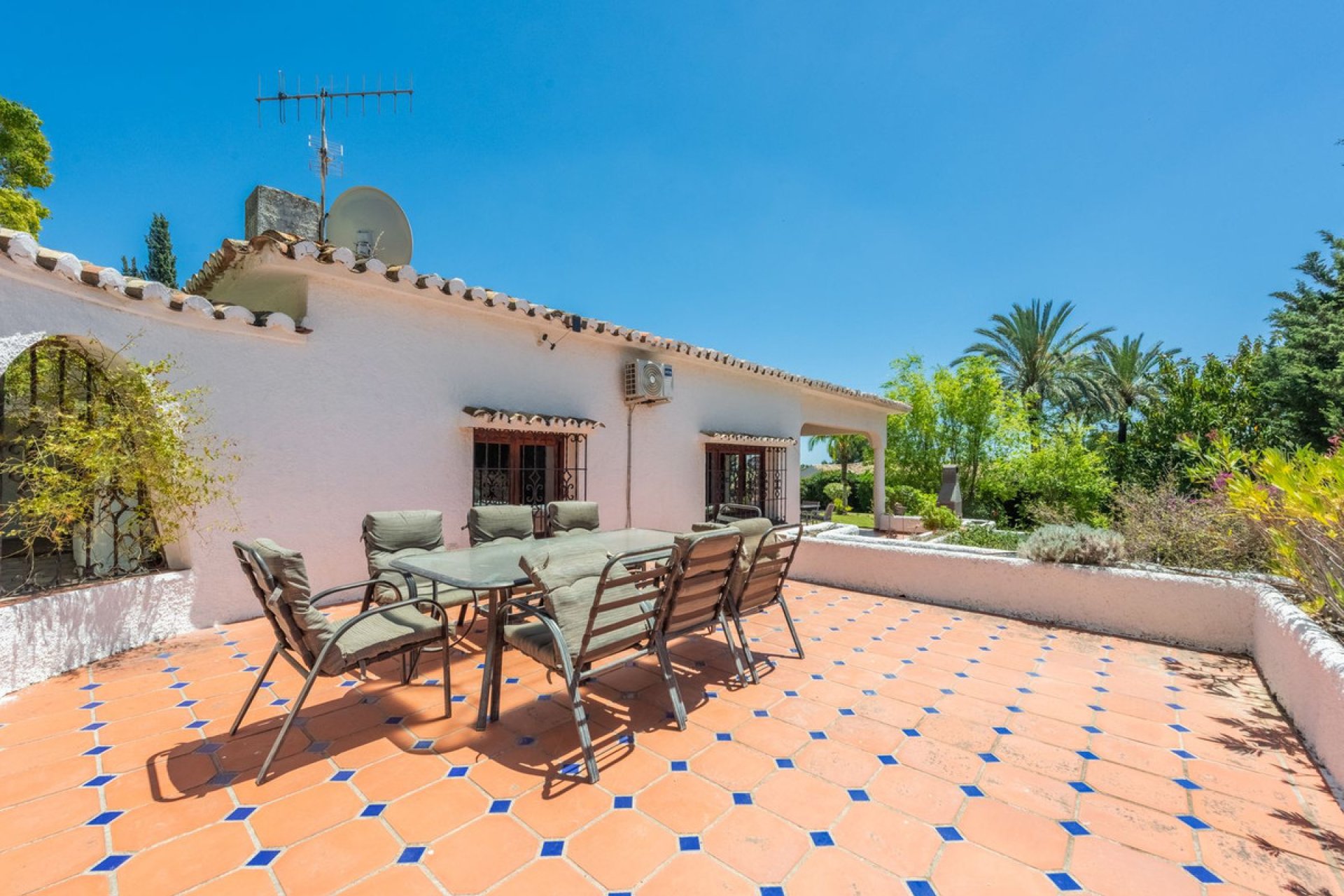 Resale - House - Detached Villa - Estepona - Atalaya