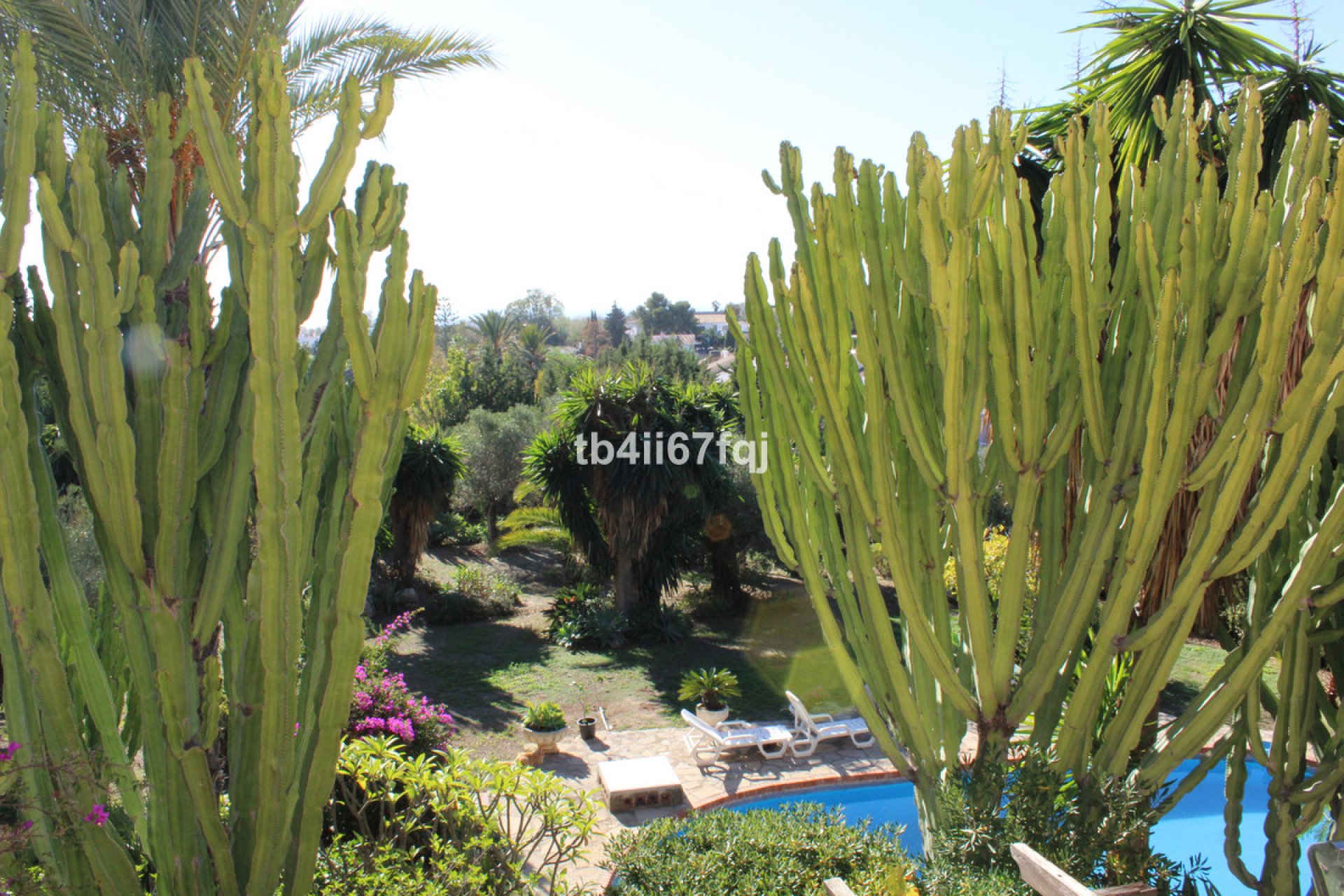 Resale - House - Detached Villa - Estepona - Atalaya