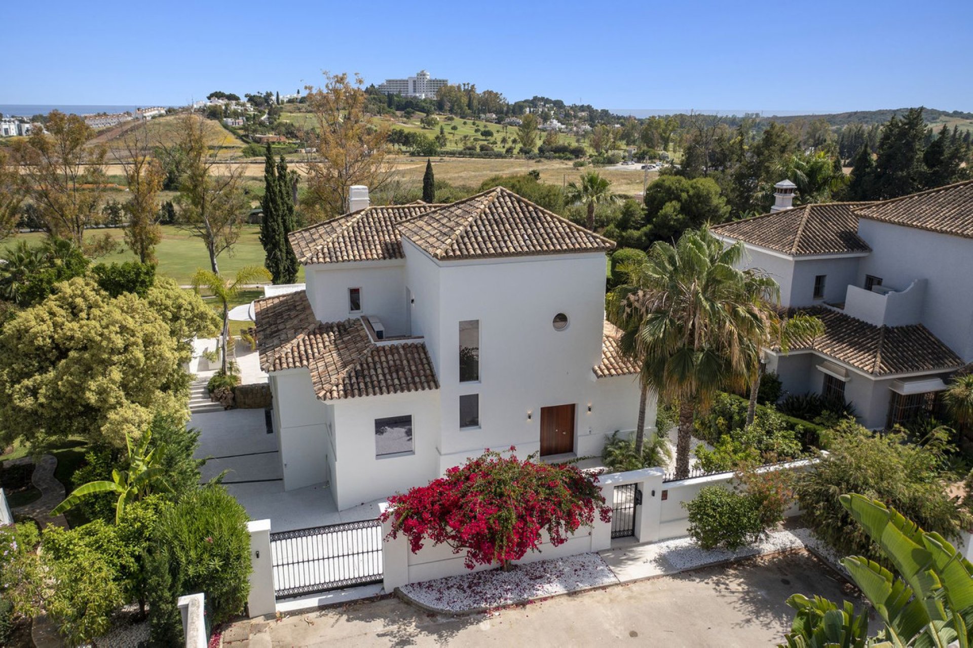 Resale - House - Detached Villa - Estepona - Atalaya