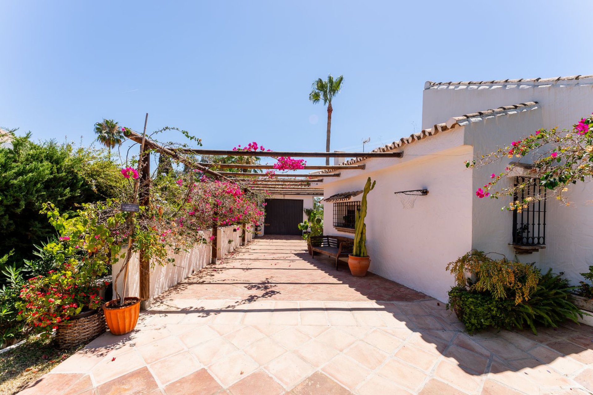 Resale - House - Detached Villa - Estepona - Atalaya