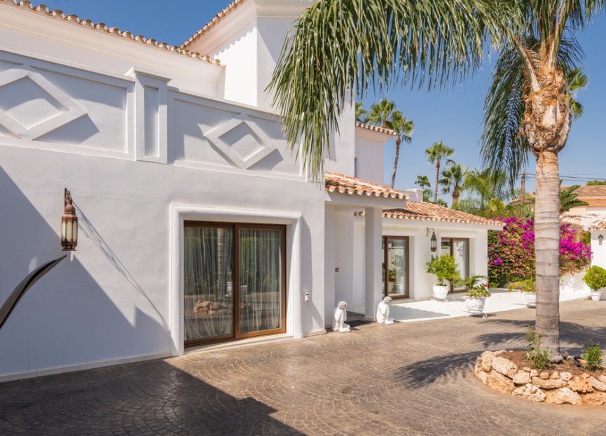 Resale - House - Detached Villa - Estepona - Atalaya