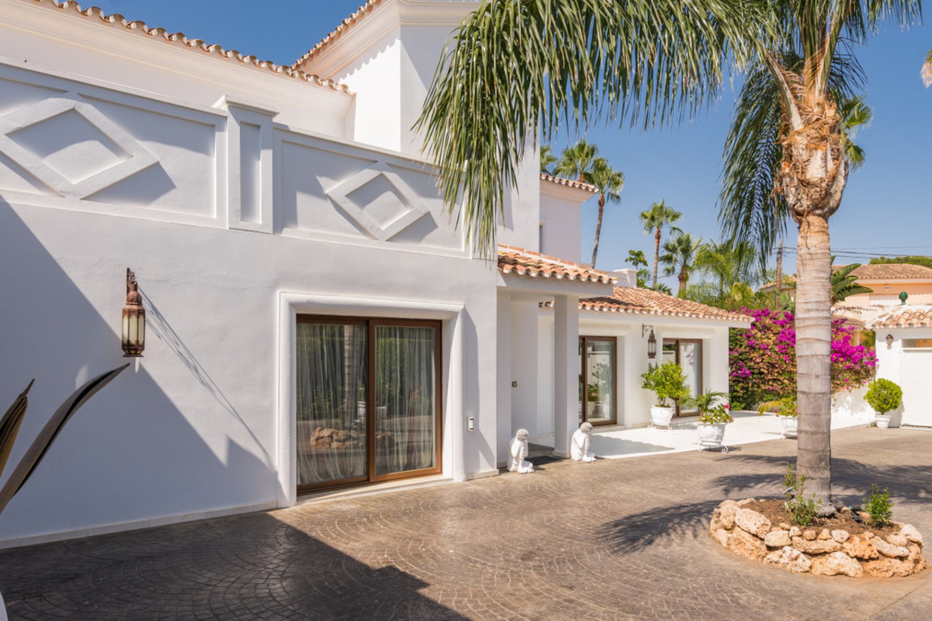 Resale - House - Detached Villa - Estepona - Atalaya