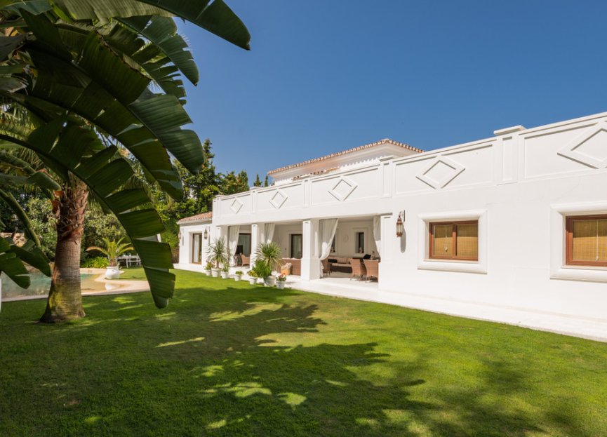 Resale - House - Detached Villa - Estepona - Atalaya