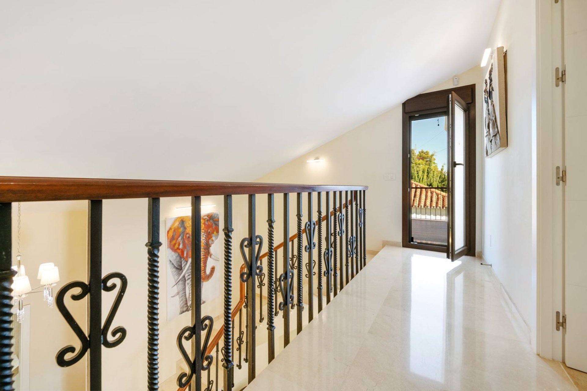 Resale - House - Detached Villa - Estepona - Atalaya