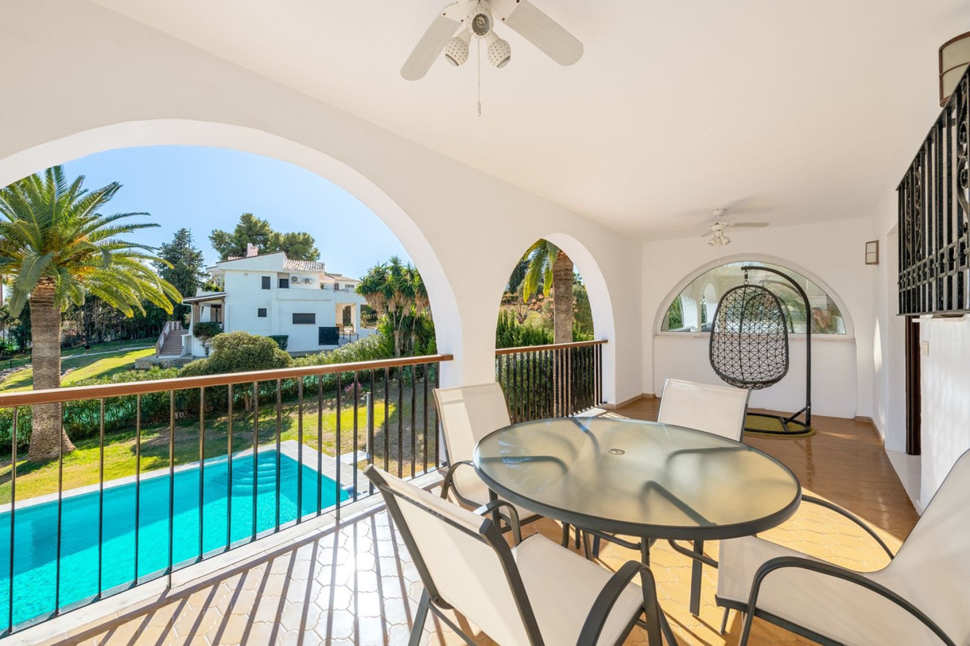 Resale - House - Detached Villa - Estepona - Atalaya