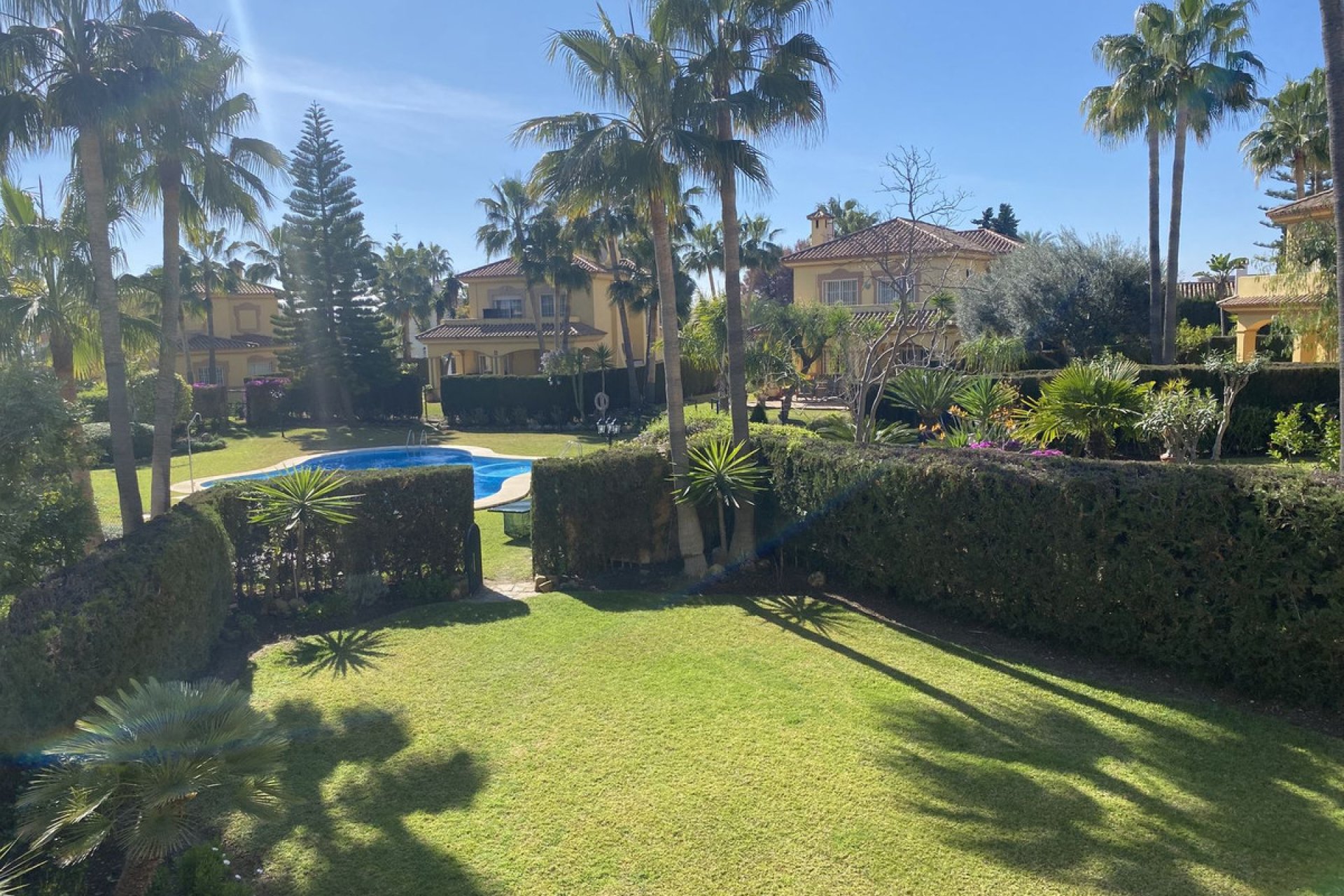 Resale - House - Detached Villa - Estepona - Atalaya