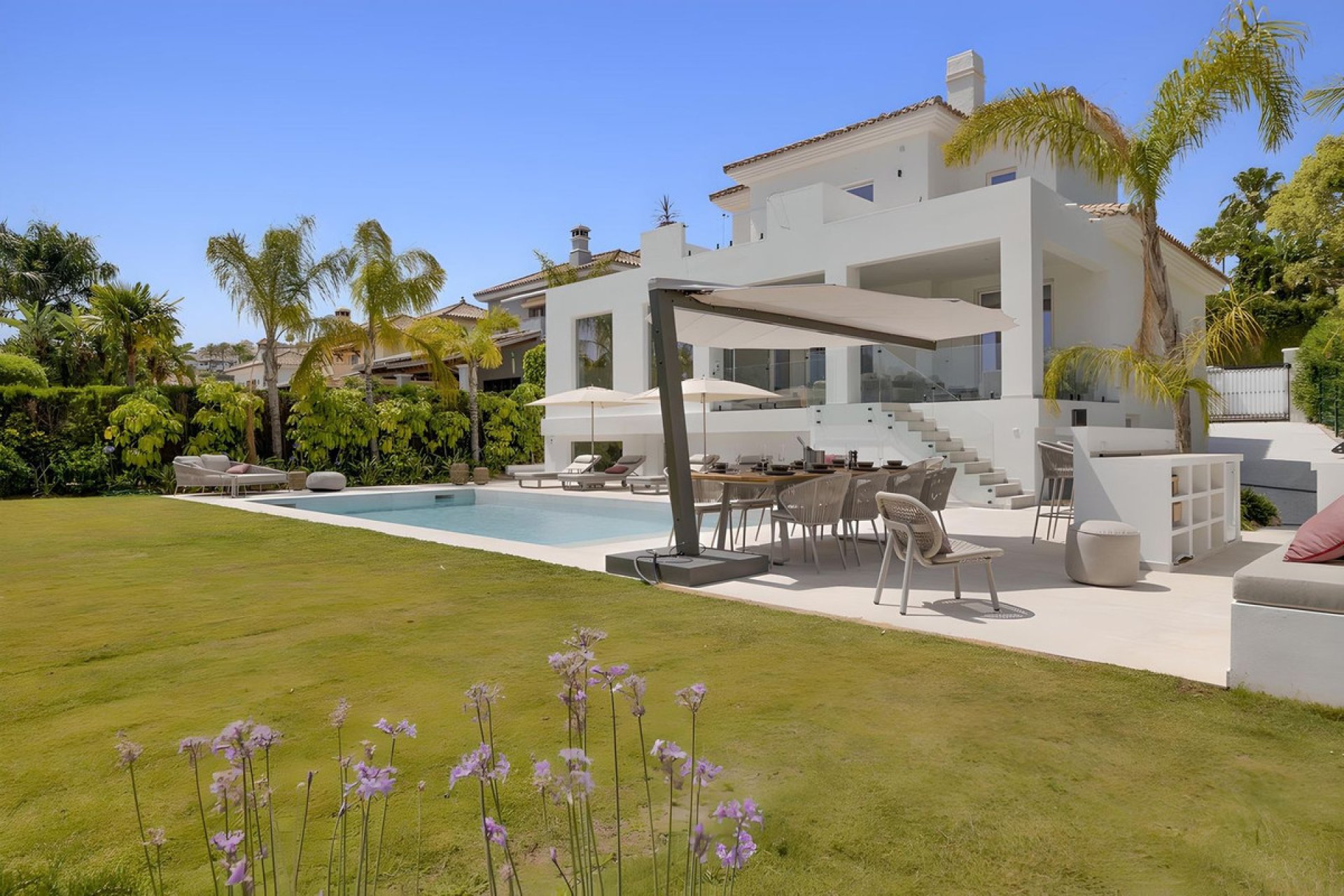 Resale - House - Detached Villa - Estepona - Atalaya