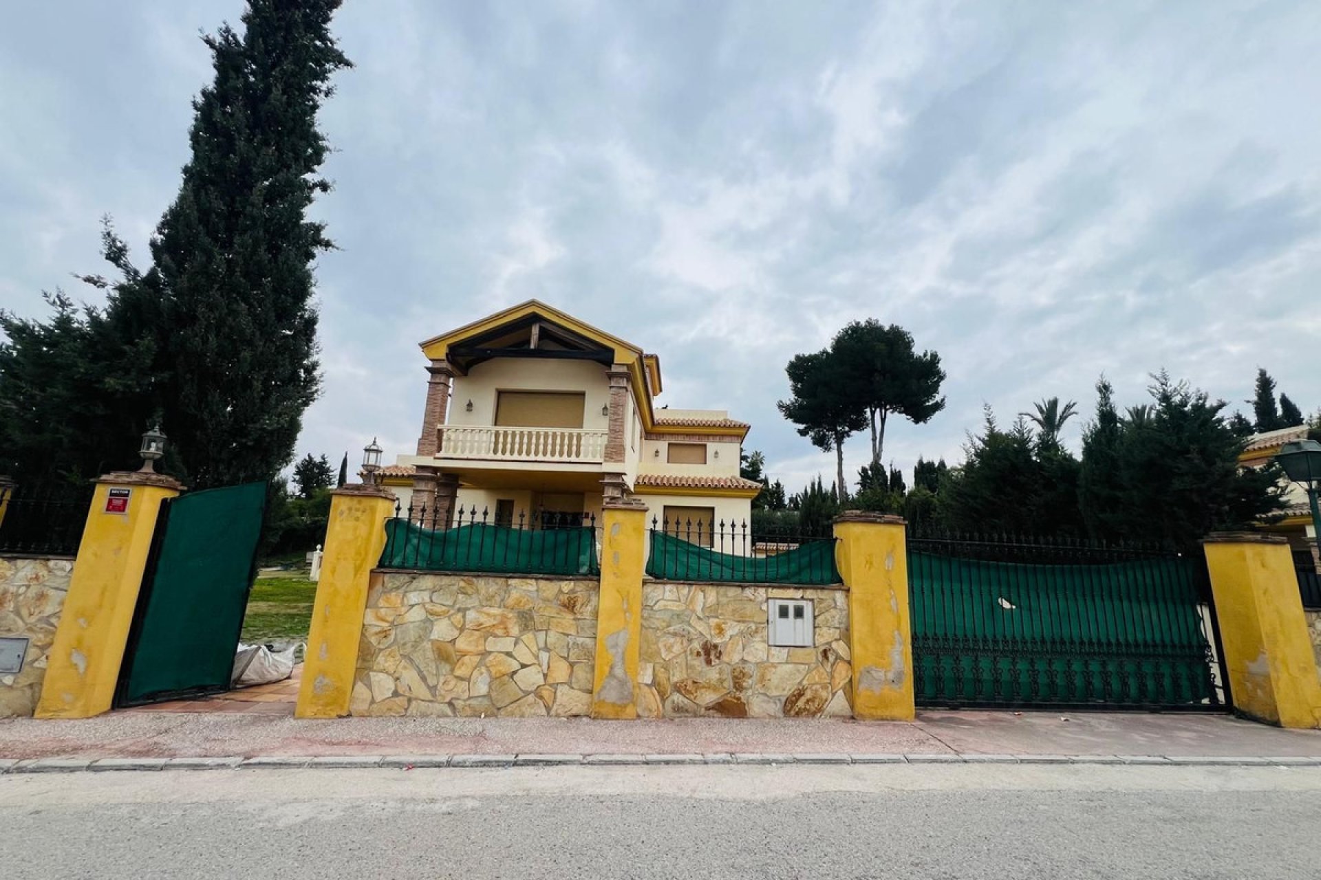 Resale - House - Detached Villa - Estepona - Atalaya