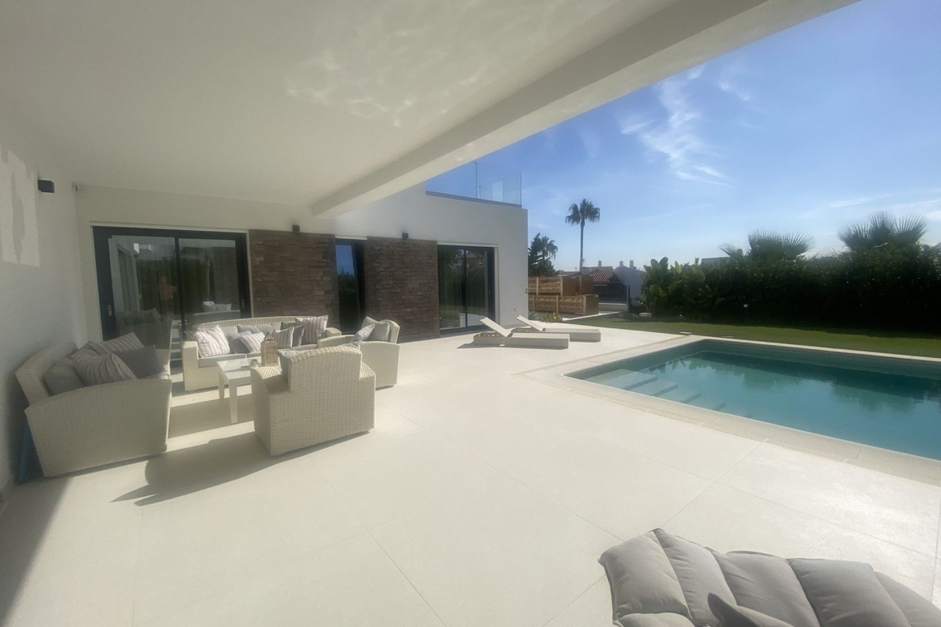 Resale - House - Detached Villa - Estepona - Atalaya