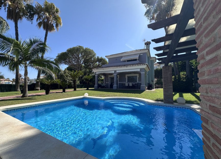 Resale - House - Detached Villa - Estepona - Bel Air