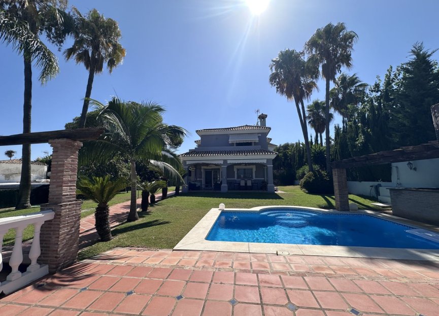 Resale - House - Detached Villa - Estepona - Bel Air