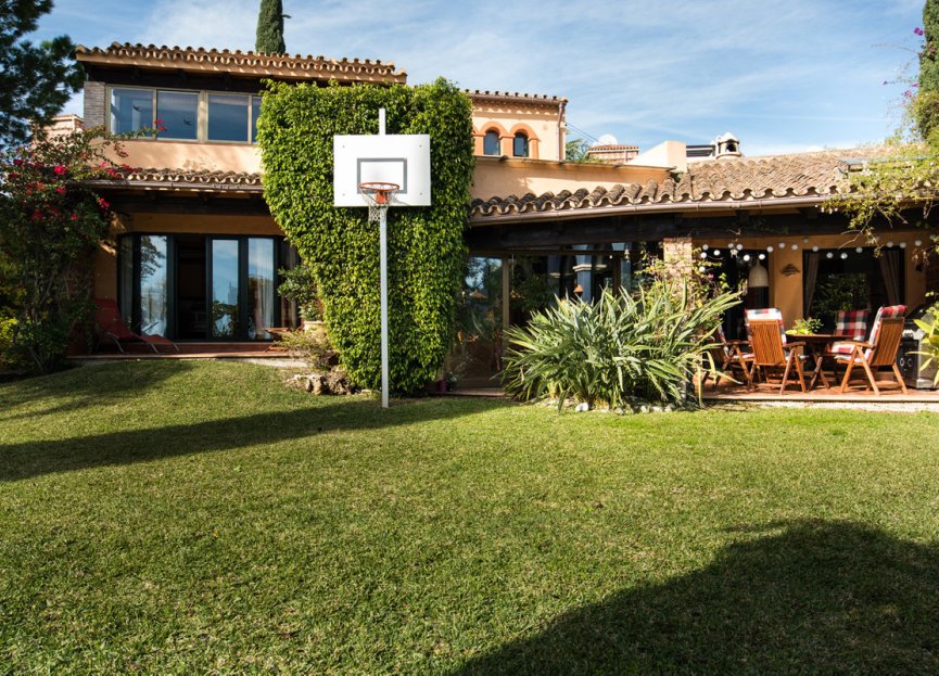 Resale - House - Detached Villa - Estepona - Bel Air