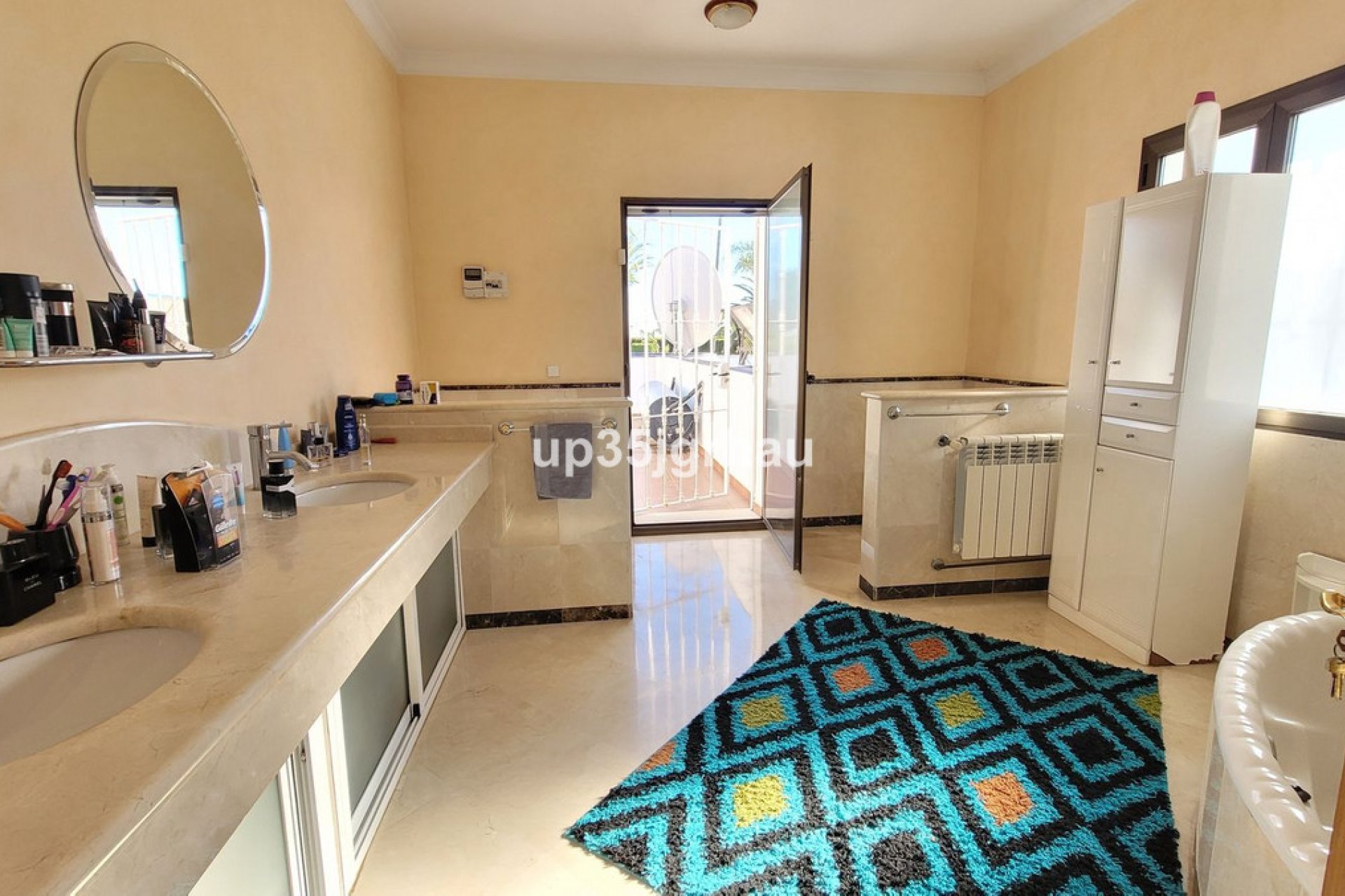 Resale - House - Detached Villa - Estepona - Bel Air