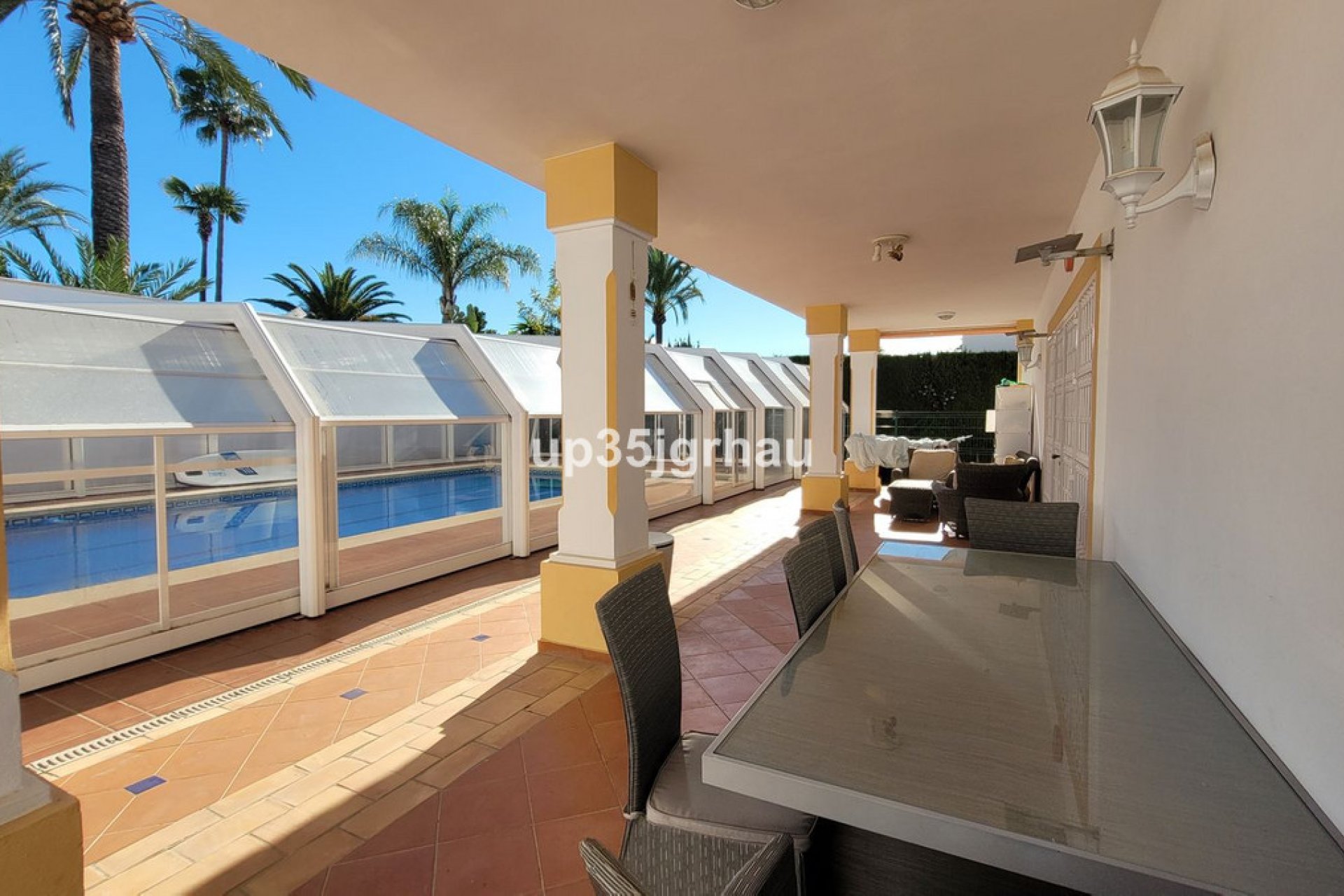 Resale - House - Detached Villa - Estepona - Bel Air