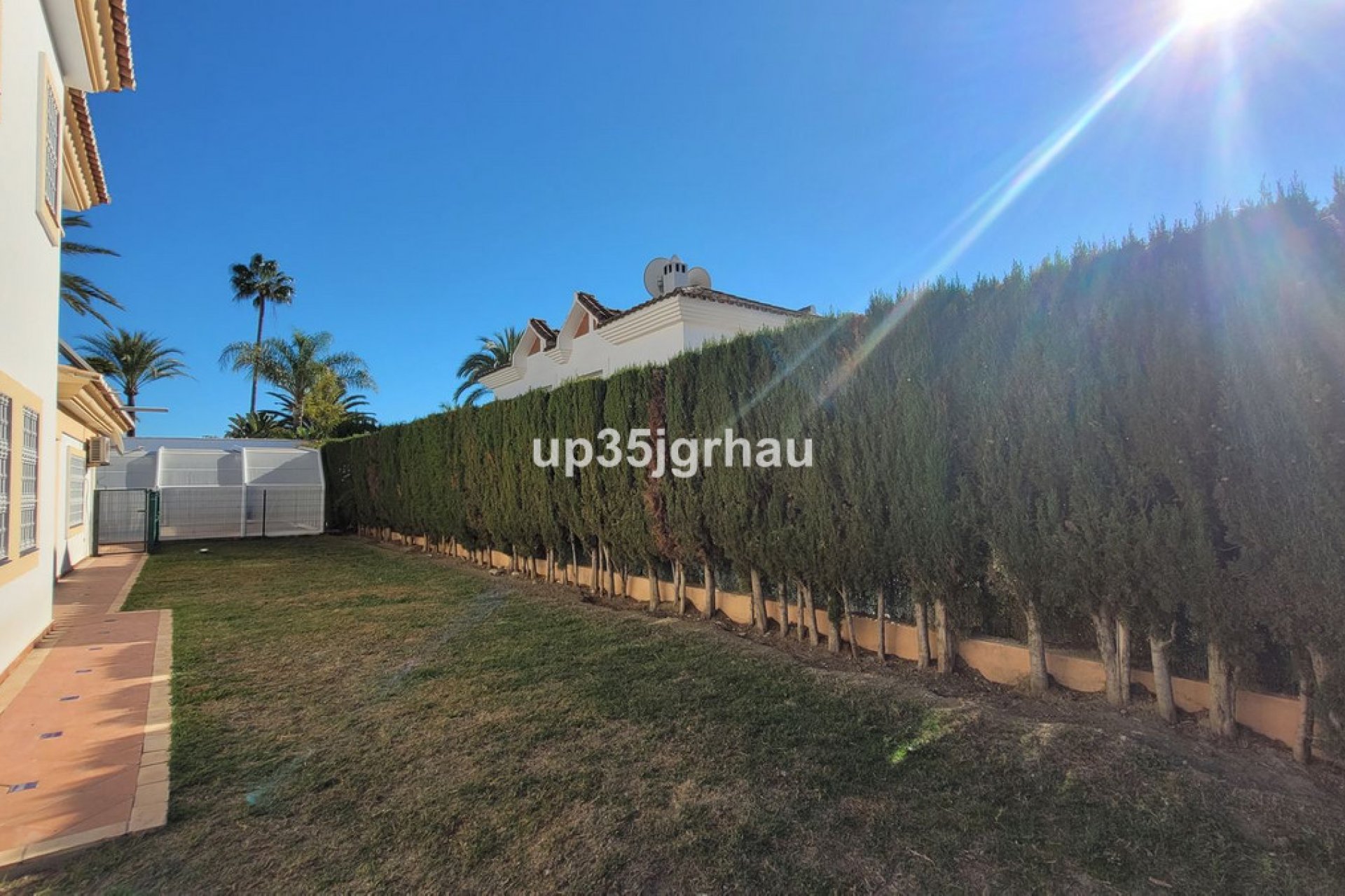 Resale - House - Detached Villa - Estepona - Bel Air