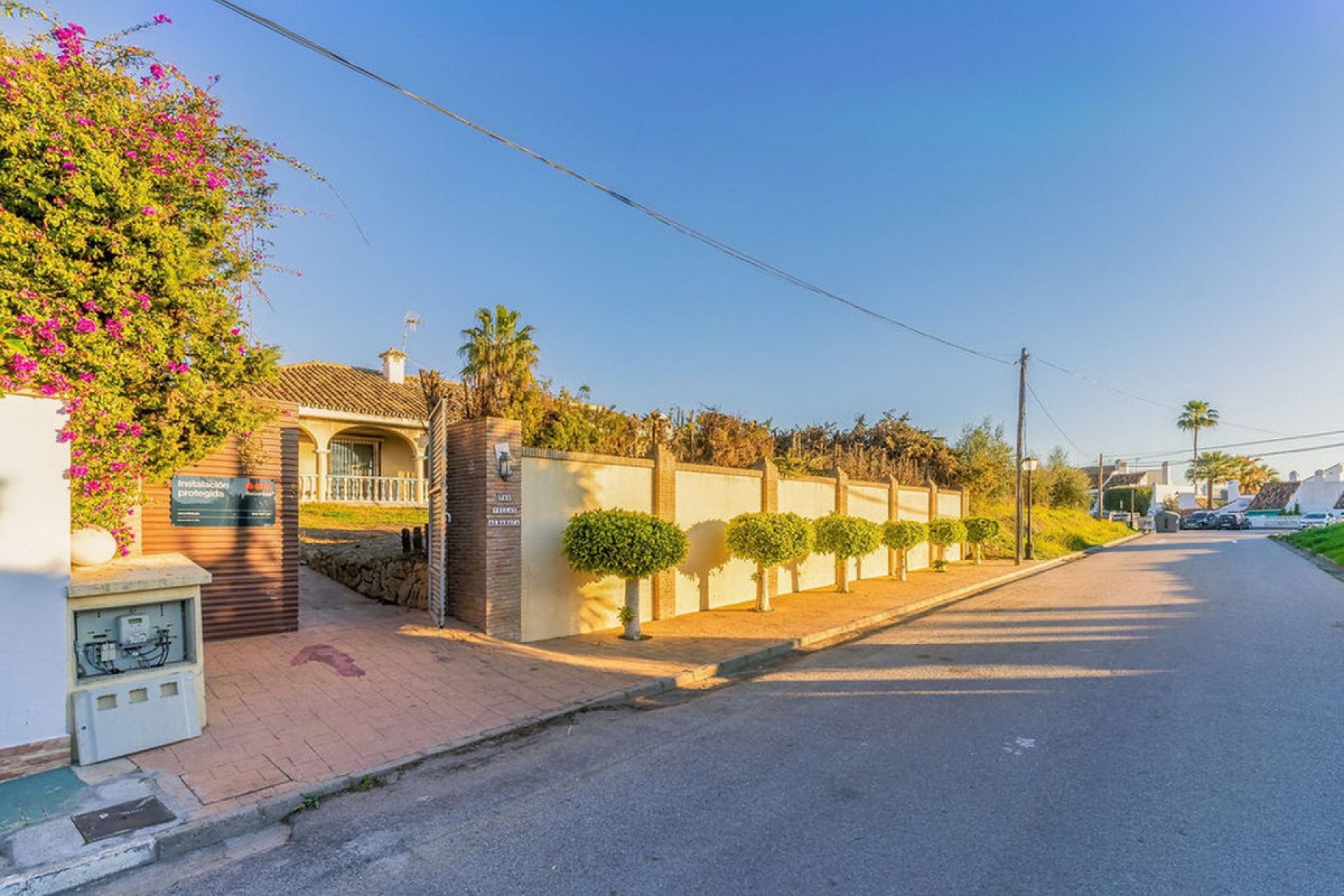 Resale - House - Detached Villa - Estepona - Bel Air