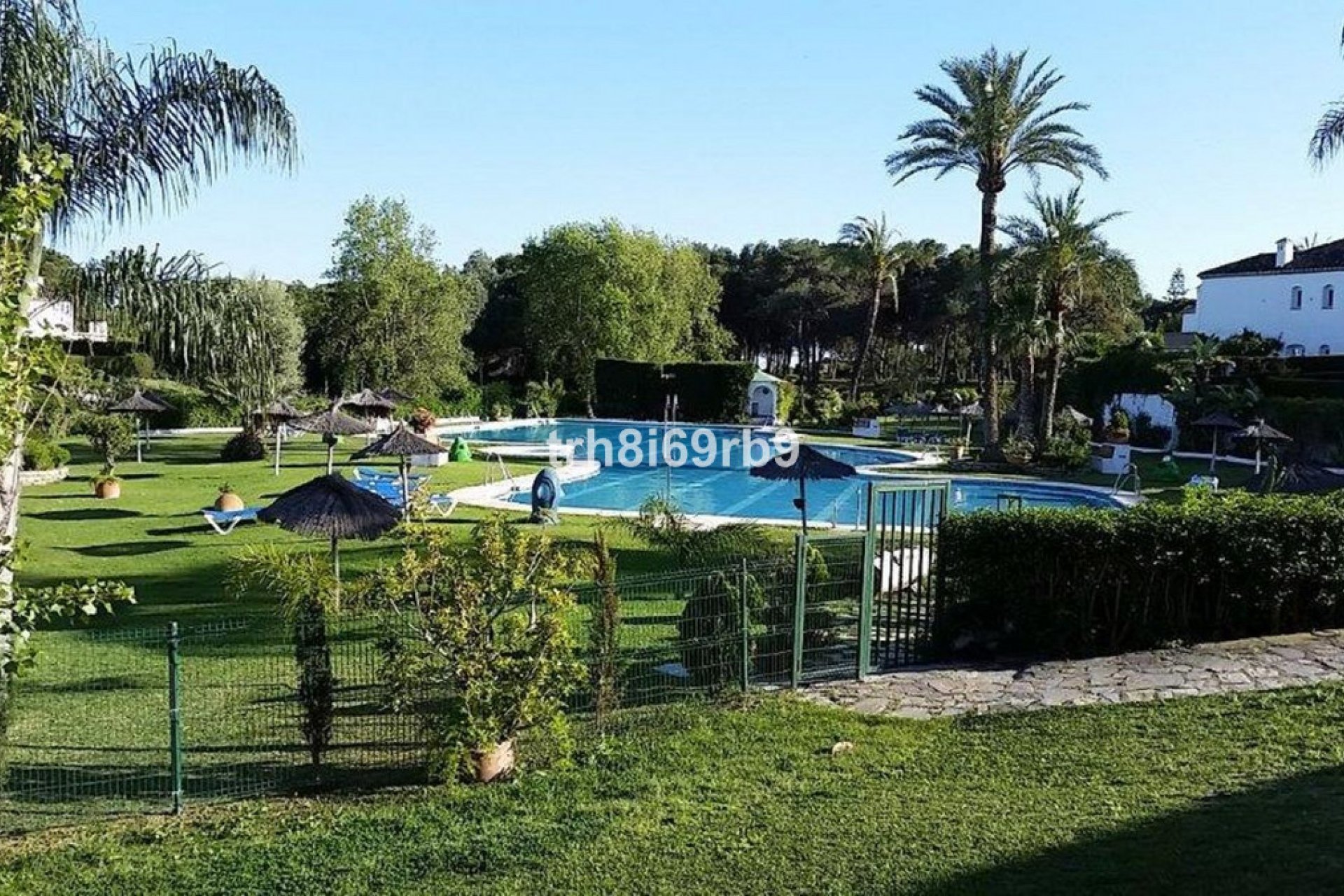 Resale - House - Detached Villa - Estepona - Benamara