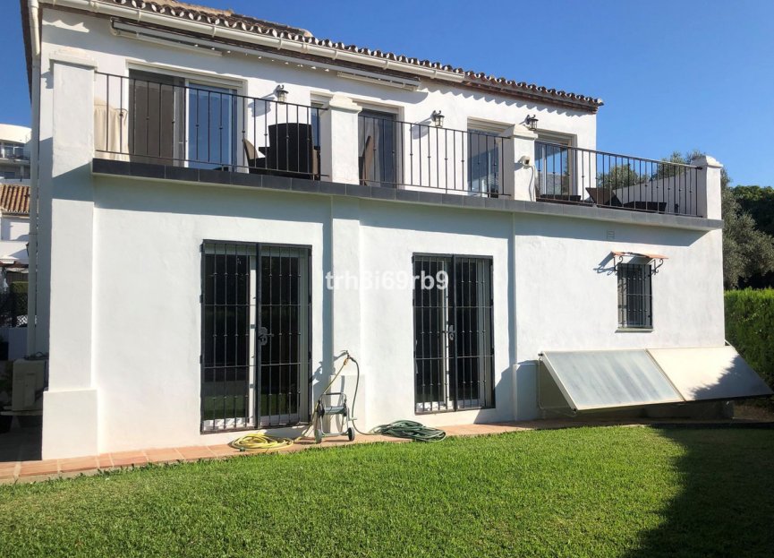 Resale - House - Detached Villa - Estepona - Benamara