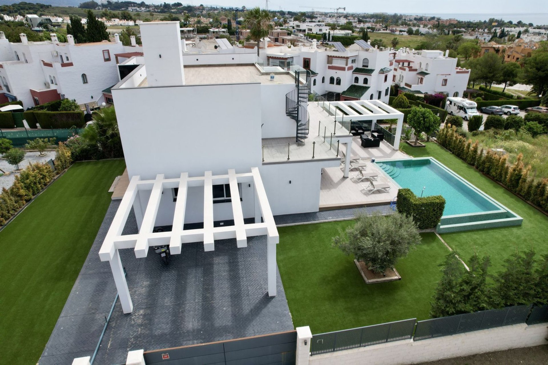 Resale - House - Detached Villa - Estepona - Cancelada