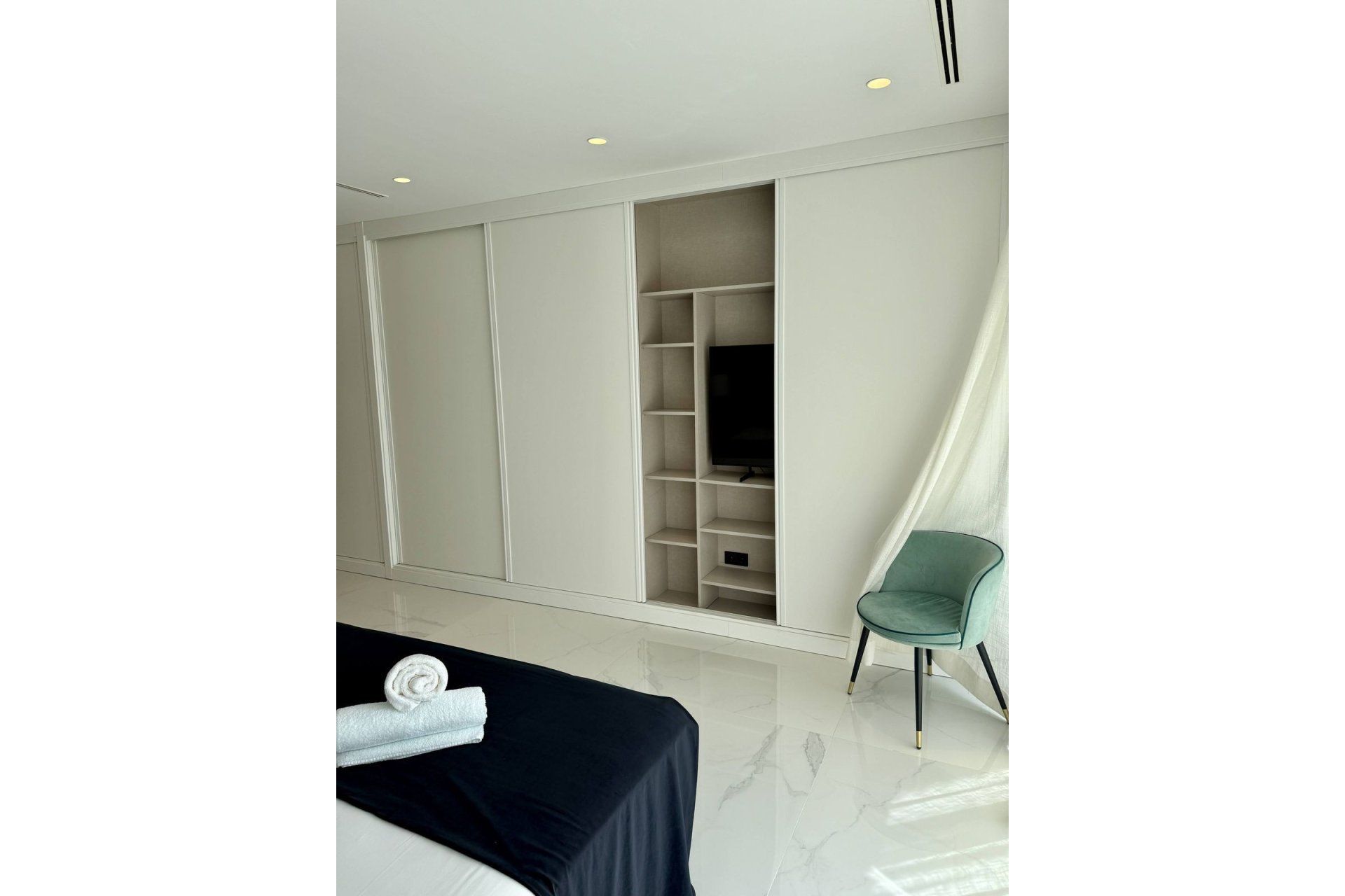 Resale - House - Detached Villa - Estepona - Cancelada