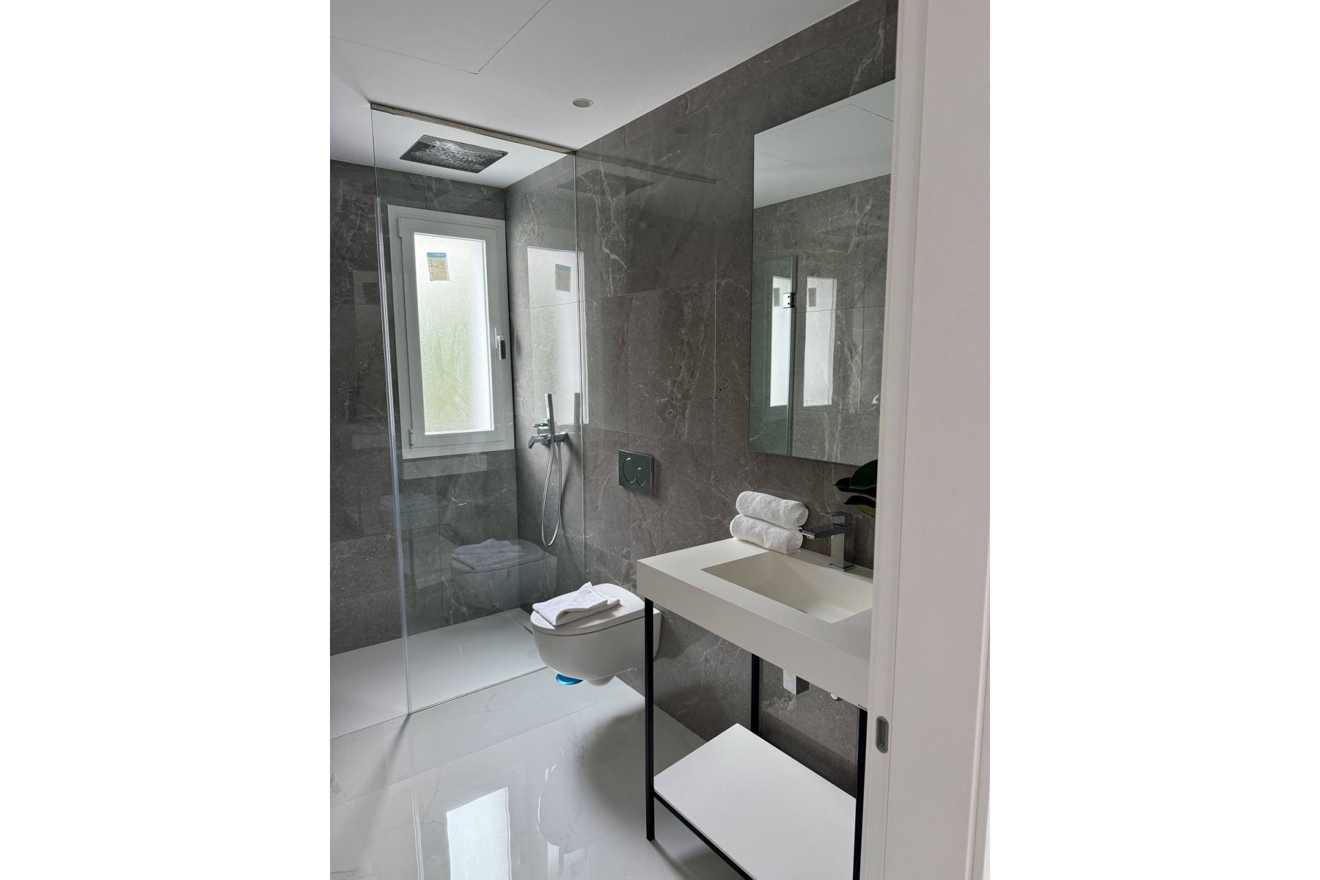 Resale - House - Detached Villa - Estepona - Cancelada