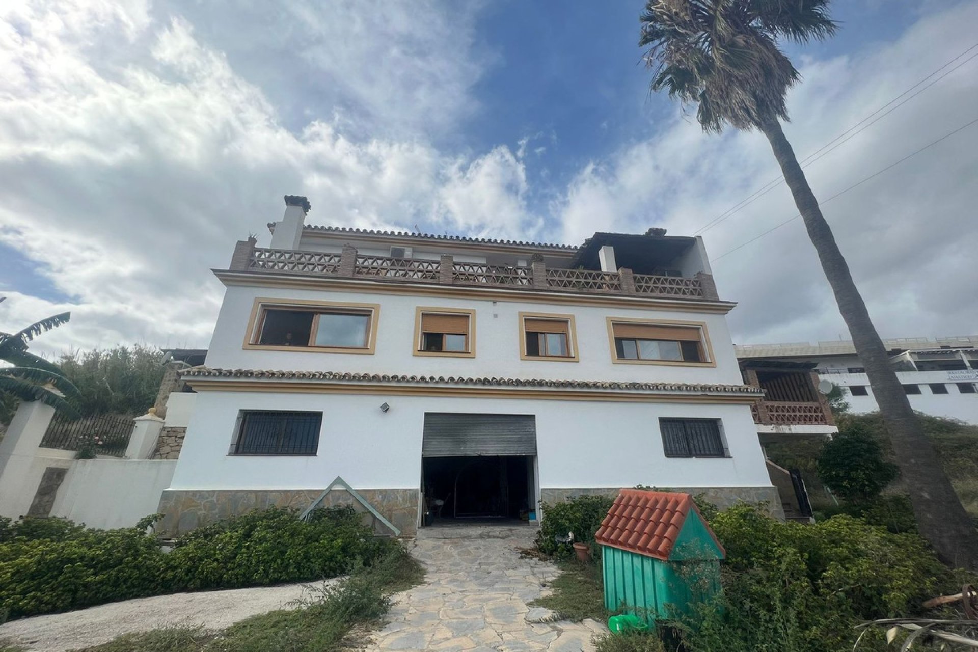 Resale - House - Detached Villa - Estepona - Cancelada