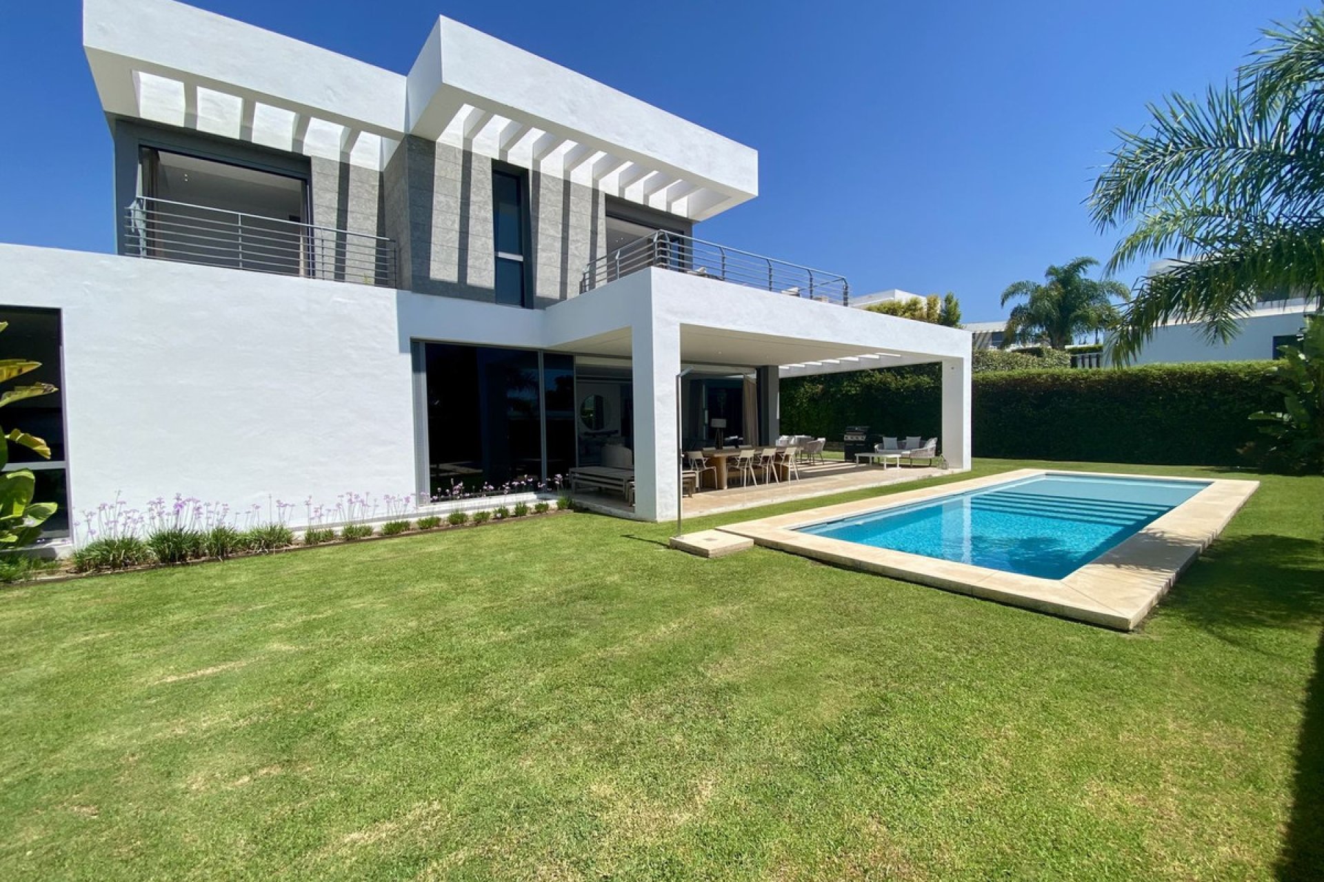 Resale - House - Detached Villa - Estepona - Cancelada