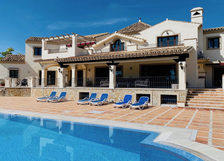 Resale - House - Detached Villa - Estepona - Cancelada