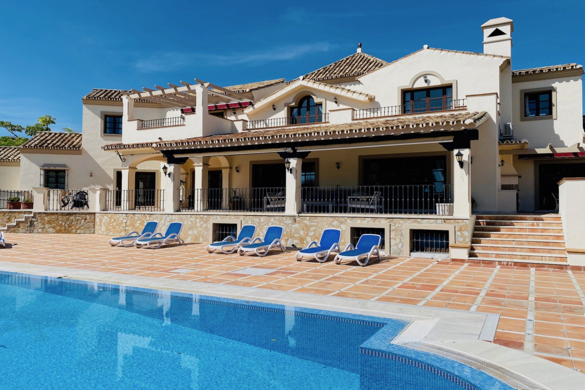 Resale - House - Detached Villa - Estepona - Cancelada