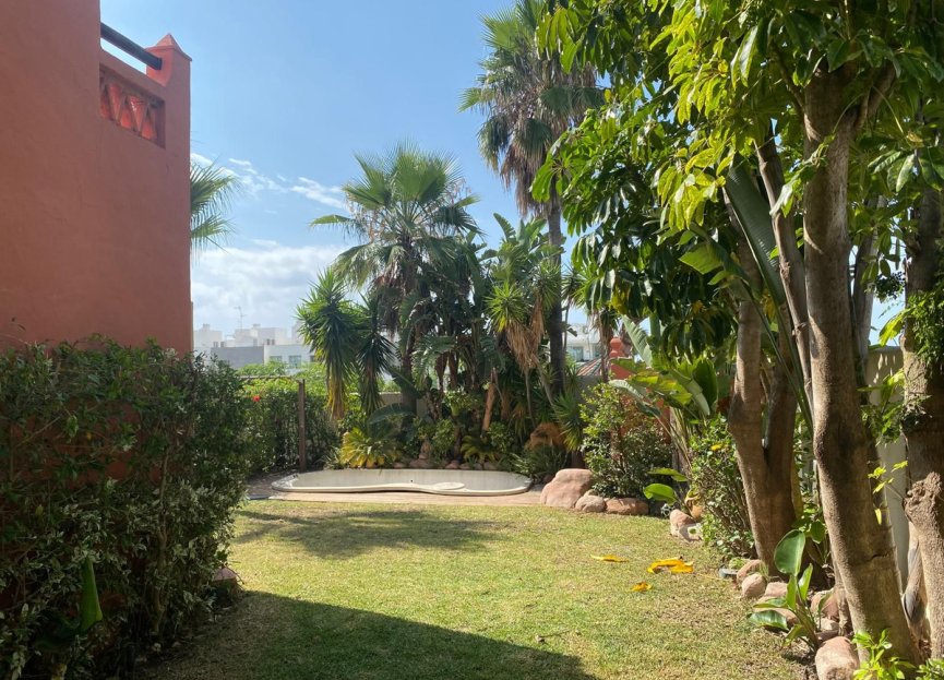 Resale - House - Detached Villa - Estepona - Cancelada