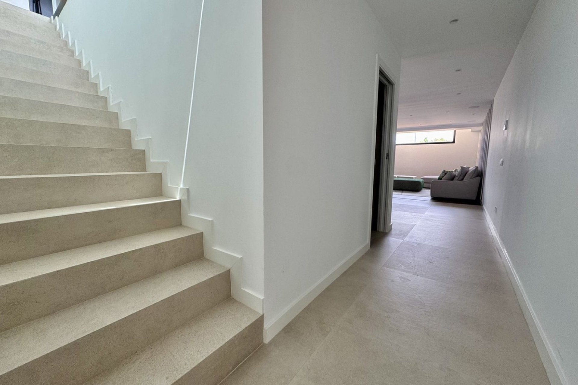 Resale - House - Detached Villa - Estepona - Cancelada