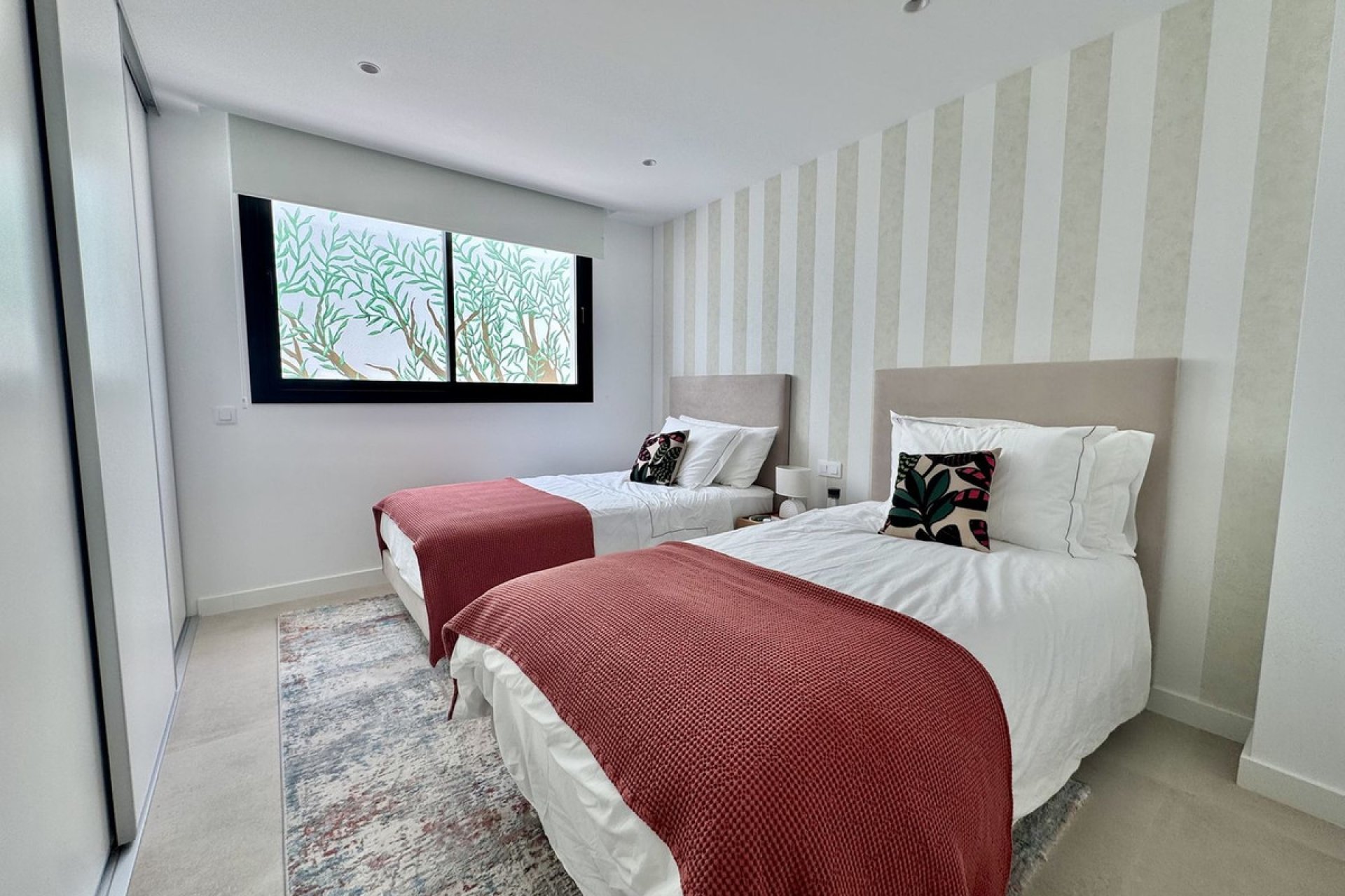 Resale - House - Detached Villa - Estepona - Cancelada