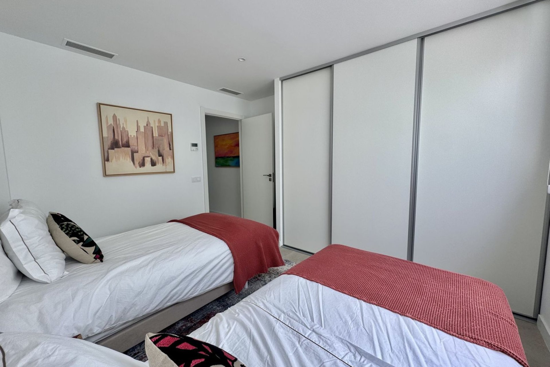 Resale - House - Detached Villa - Estepona - Cancelada