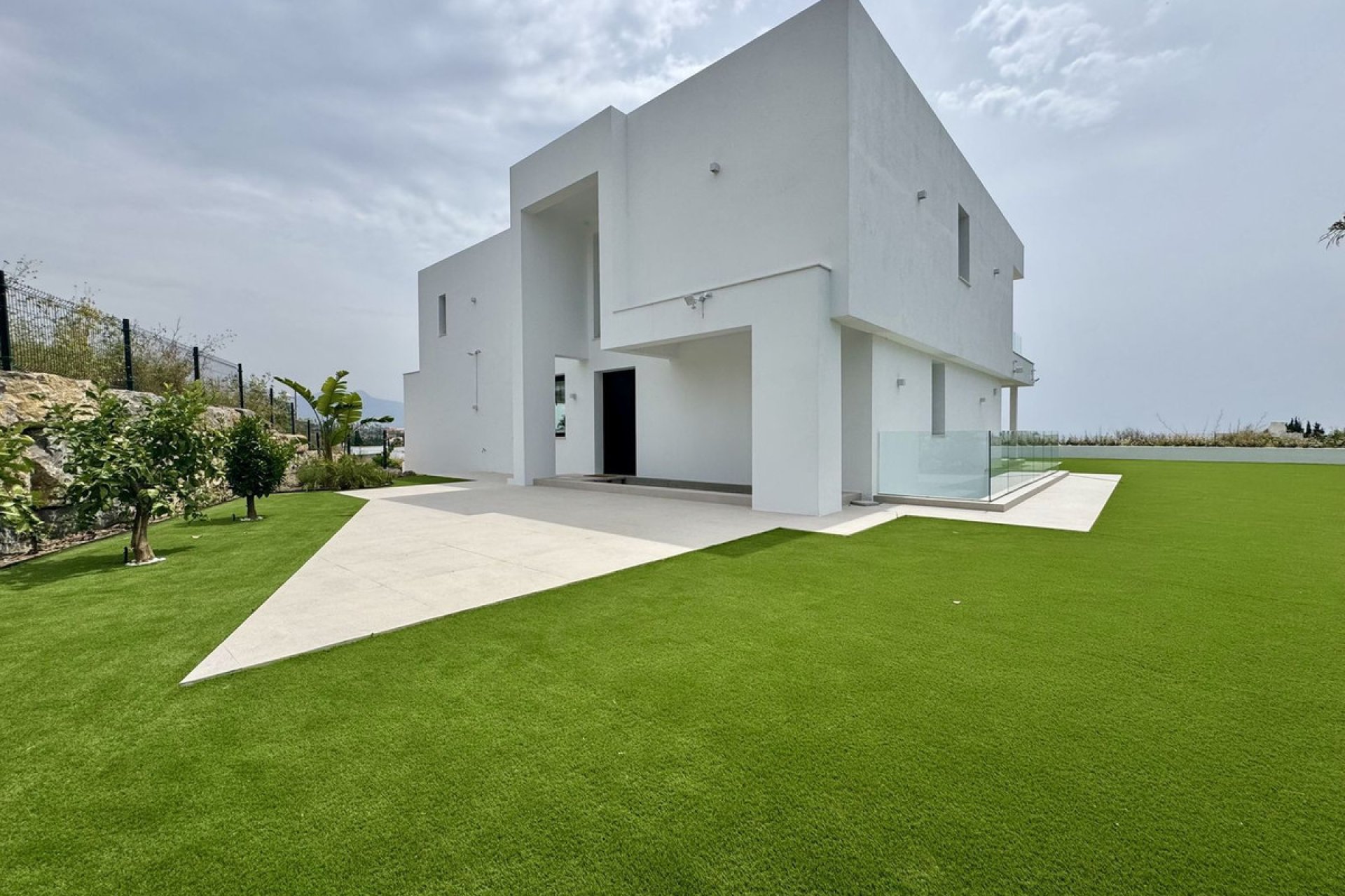 Resale - House - Detached Villa - Estepona - Cancelada