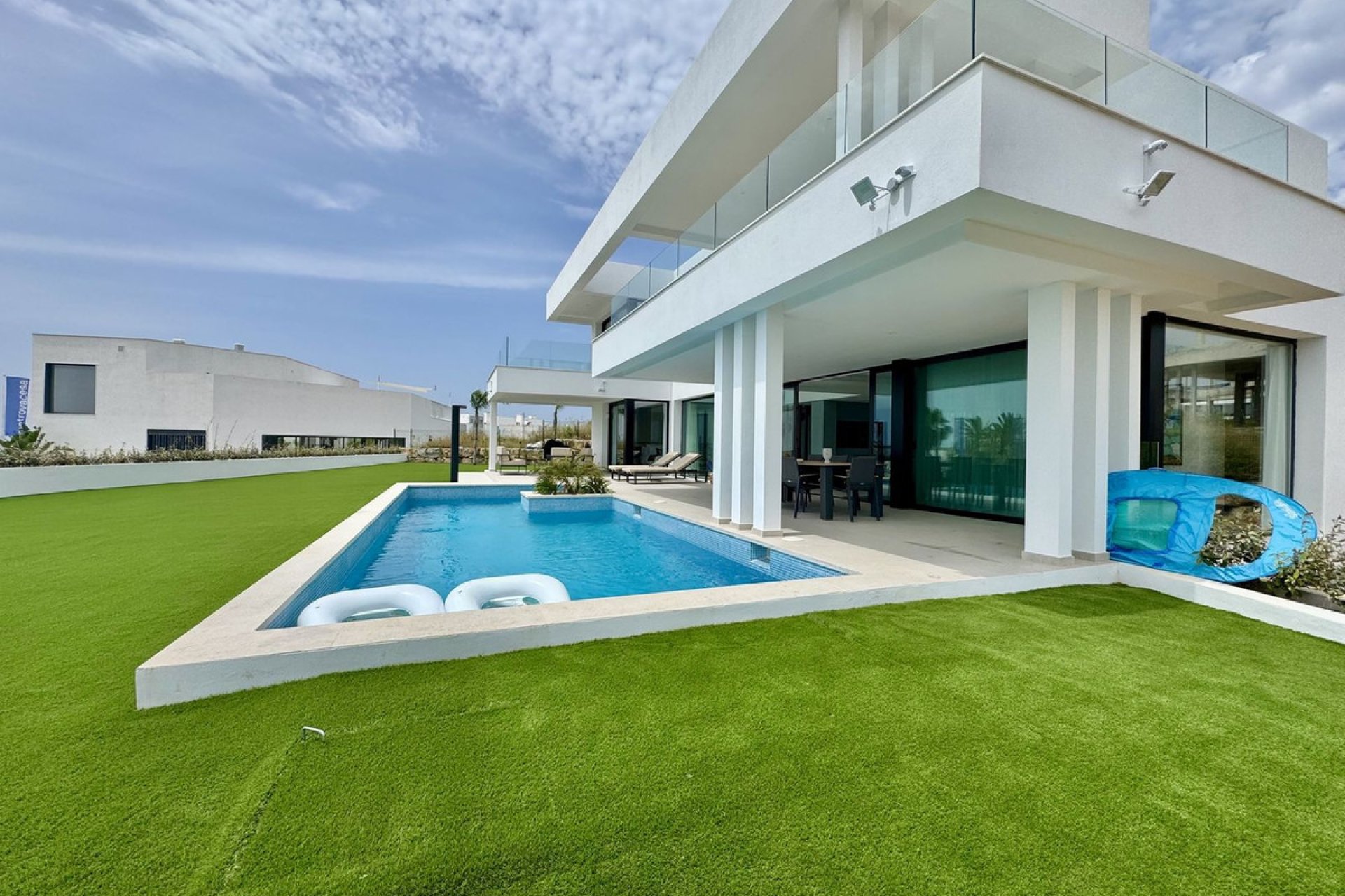 Resale - House - Detached Villa - Estepona - Cancelada