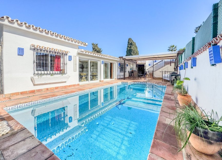 Resale - House - Detached Villa - Estepona - Costalita