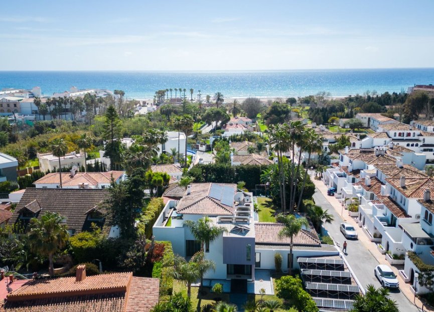 Resale - House - Detached Villa - Estepona - Costalita