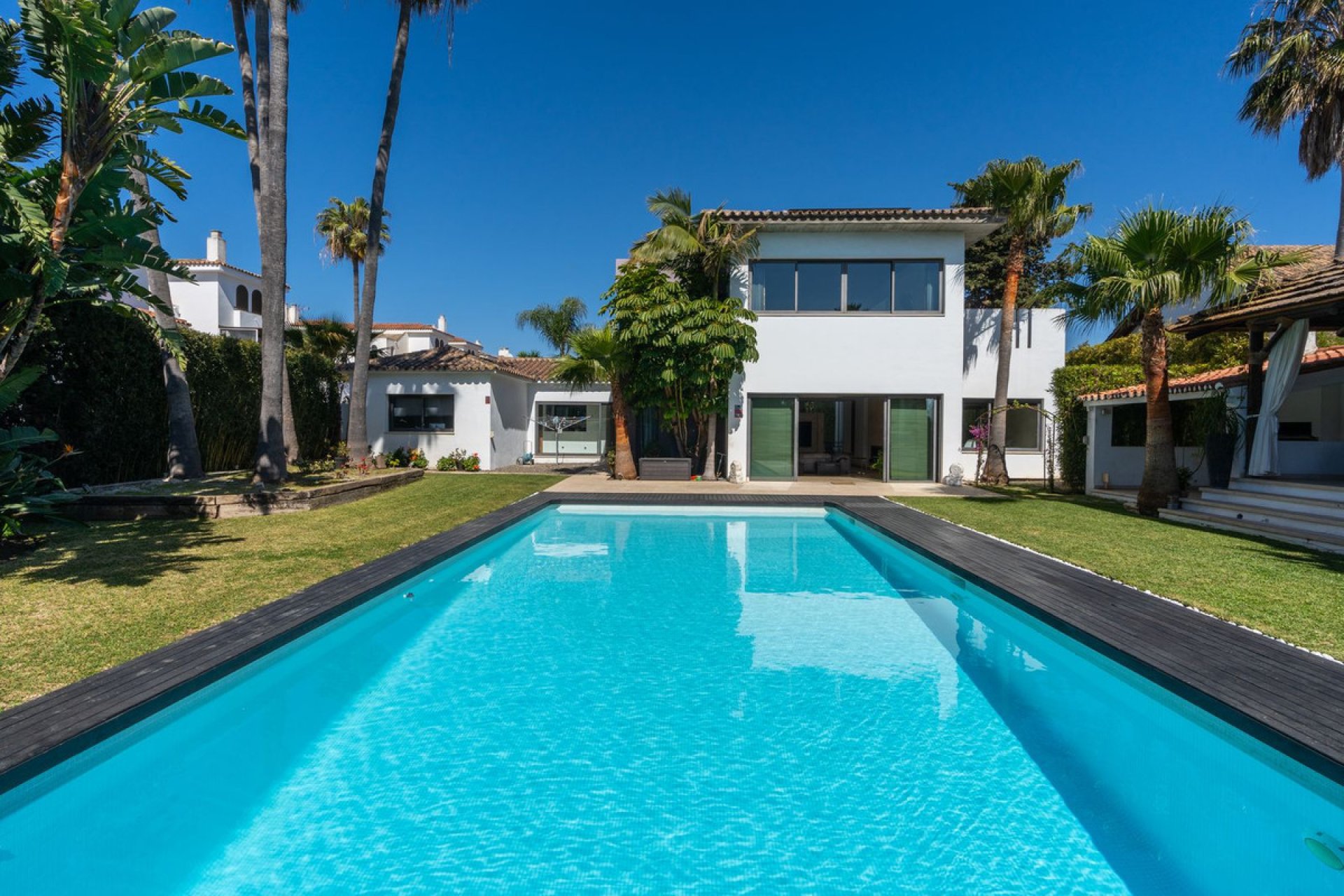 Resale - House - Detached Villa - Estepona - Costalita