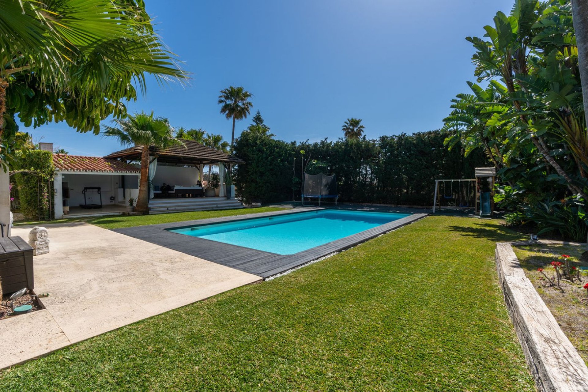 Resale - House - Detached Villa - Estepona - Costalita