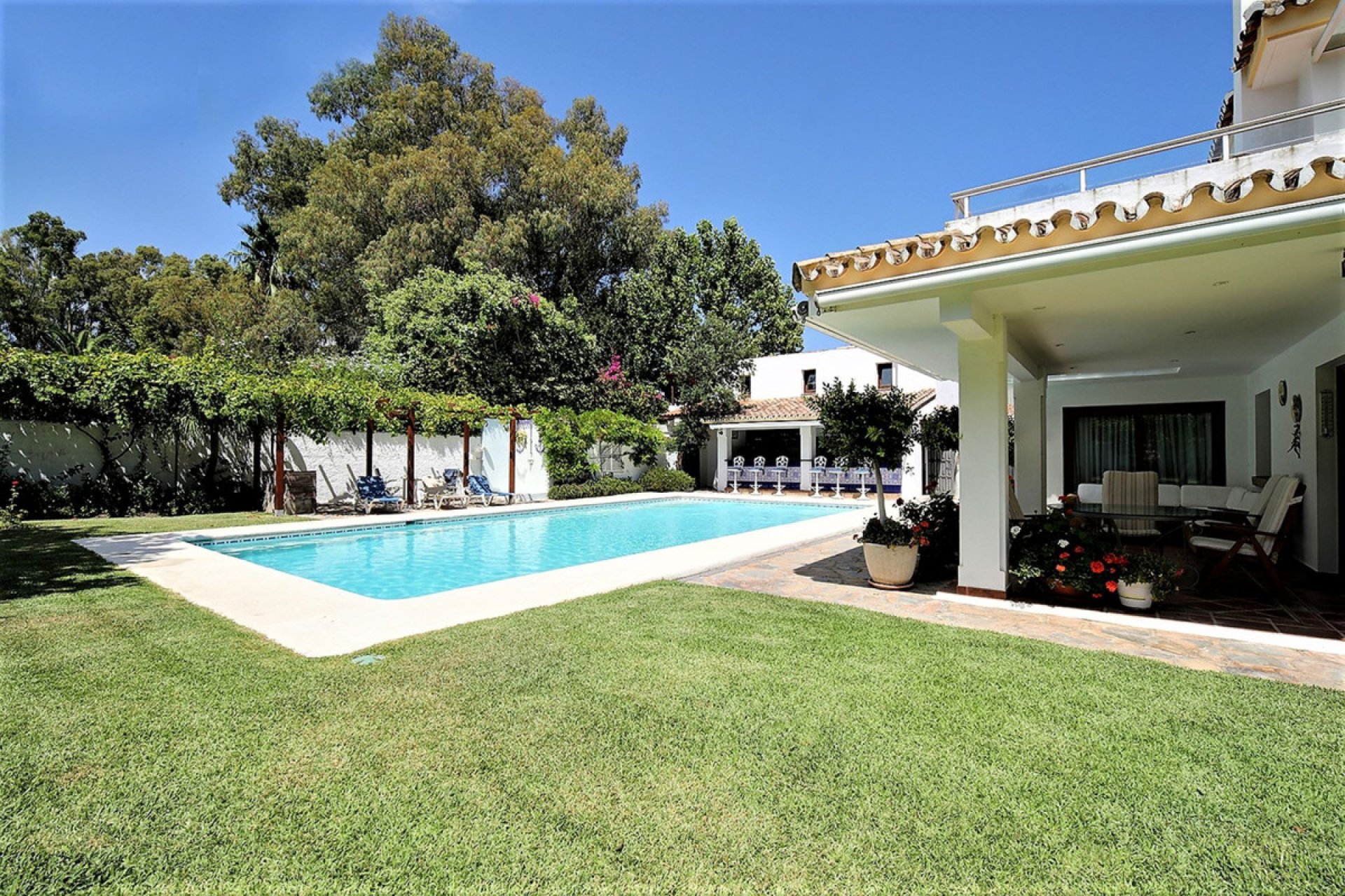 Resale - House - Detached Villa - Estepona - Costalita